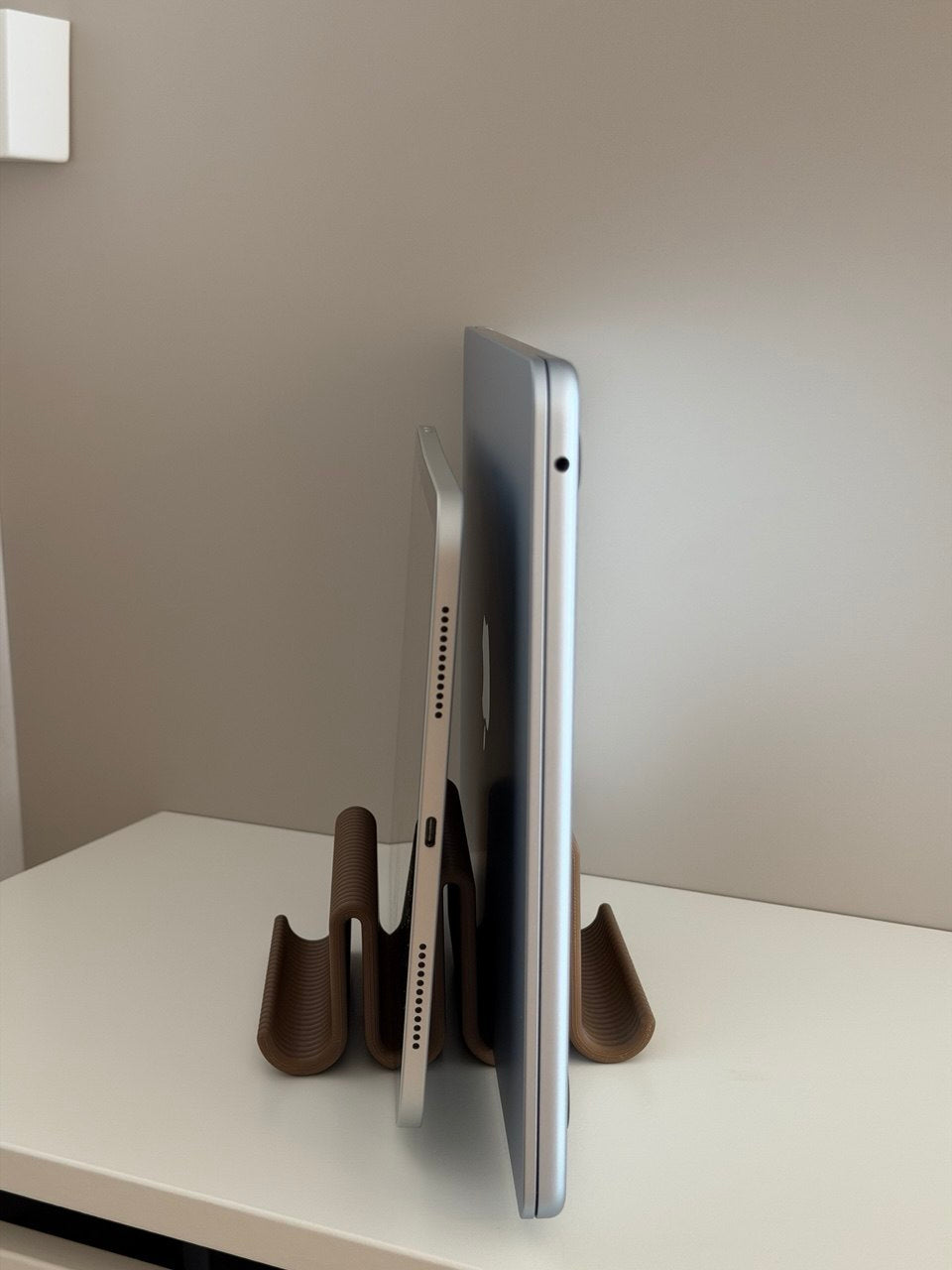 Wave Desk Organizer – Tablet, Book & Document Holder Stand